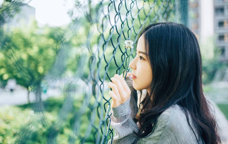 “那又如何？今日，我吕蒙便是为私仇而来，将士们，杀！”吕蒙冷哼一声，一声令下，数百艘艨艟出现，每五艘或十艘一组，朝着陈到这边穿插过来。